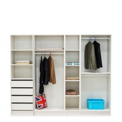 Buit In Closet With Shelves & 4 Drawers 600