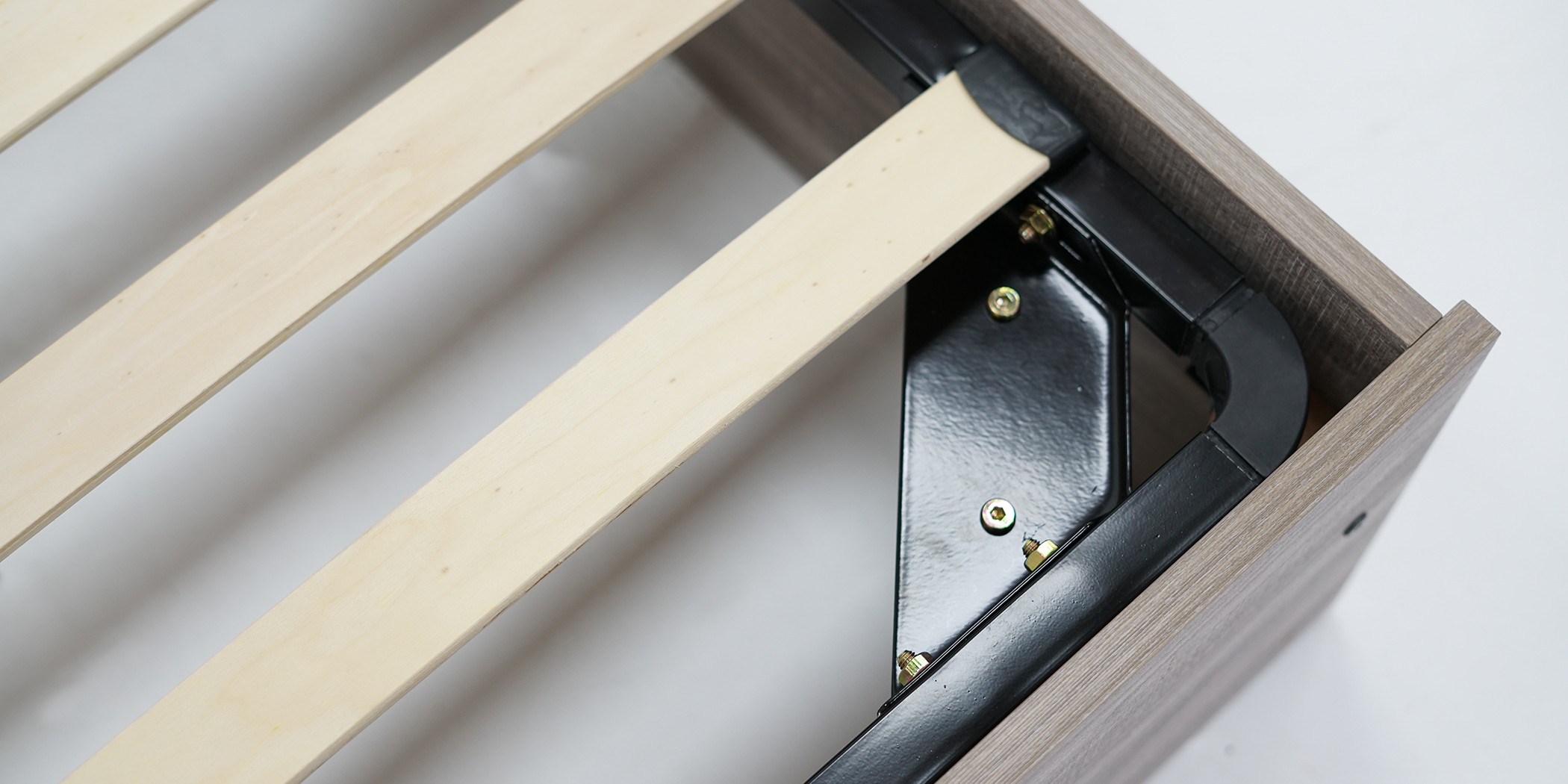 Colton Bed 150x190 cm MDF Arom