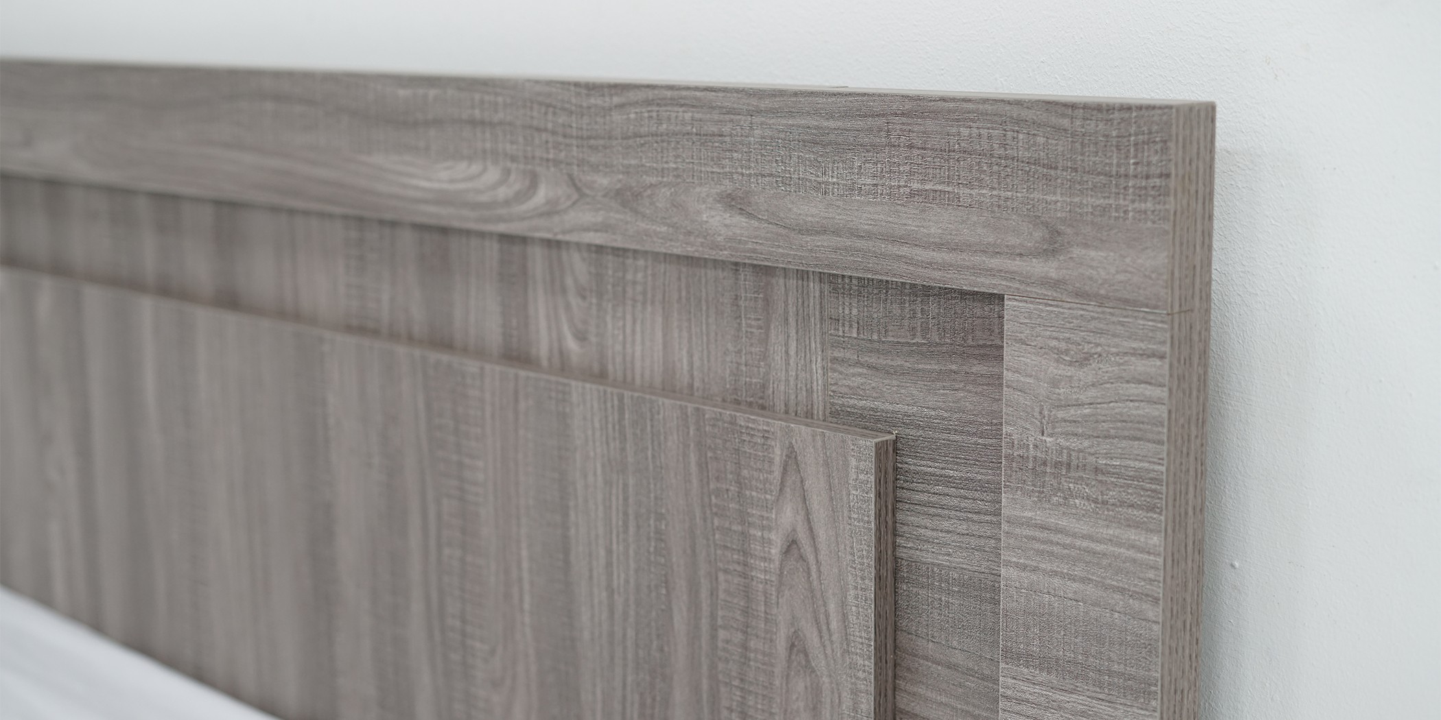 Colton Bed 150x190 cm MDF Arom