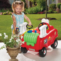 Little Tikes Outdoor Spray & Rescue Fire Truck