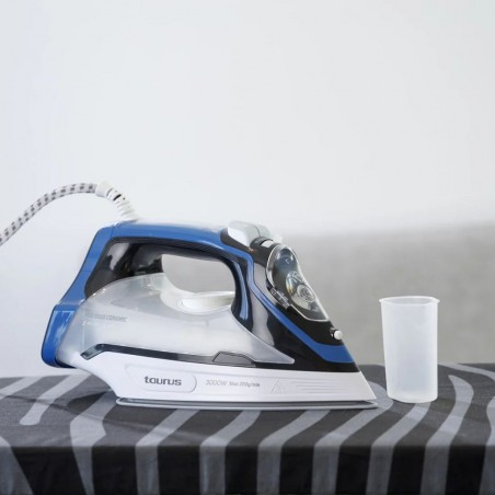 Taurus STI3001 Fiji 3000 Ceramic Steam Iron 918975000