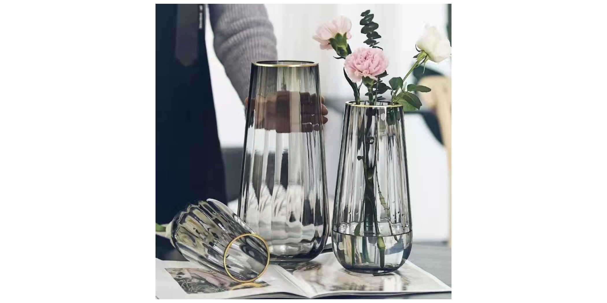 Set of 3 Glass Vases